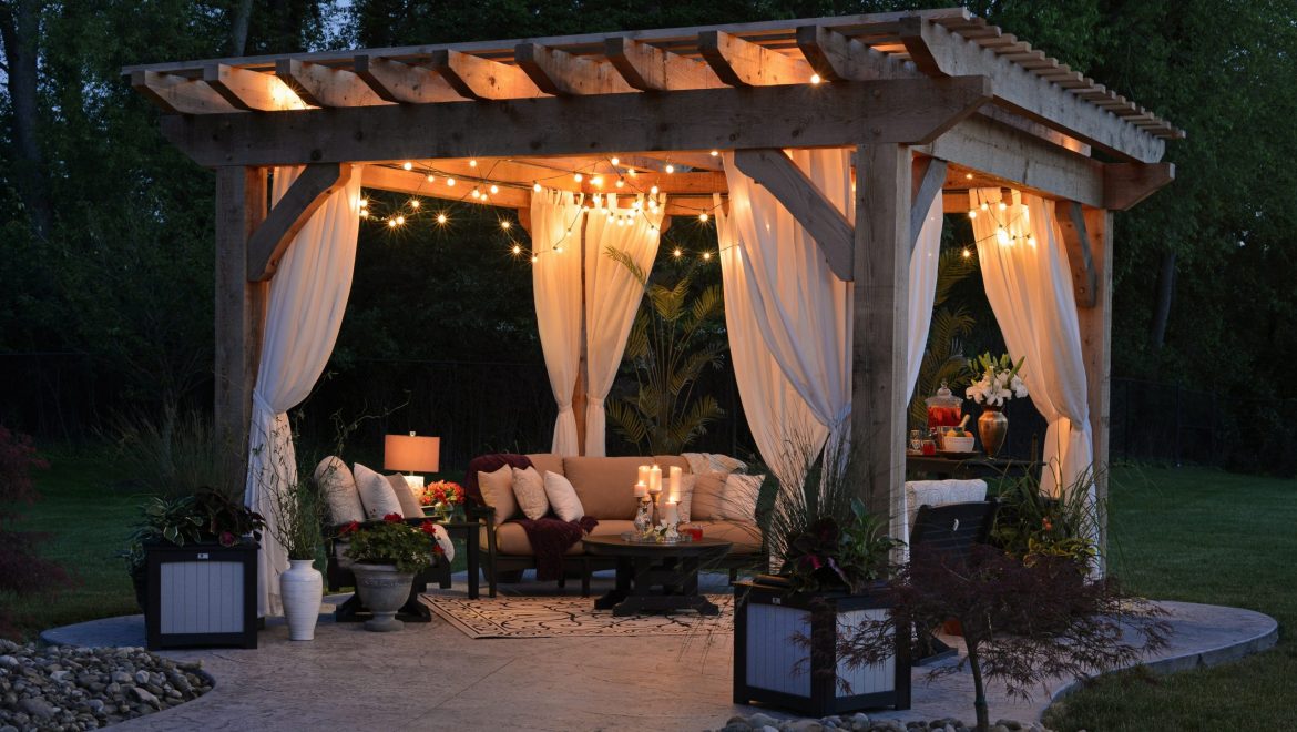 Transform a Small Patio Into a Relaxing Retreat: Ideas to Maximize Your Outdoor Space